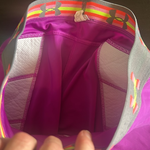 Woman’s purple UNDER ARMOUR Lightly padded compression shorts Medium - Picture 4 of 5